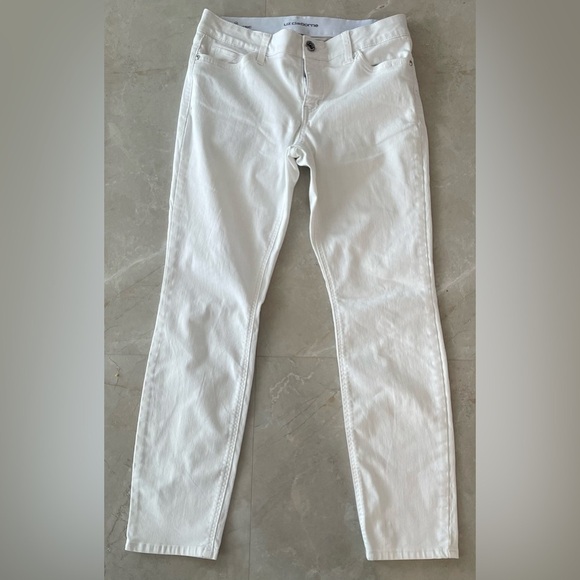 Liz Claiborne Women Jean Size 8 White Classic Fit Straight Leg Mid Rise Flatters - Picture 1 of 4